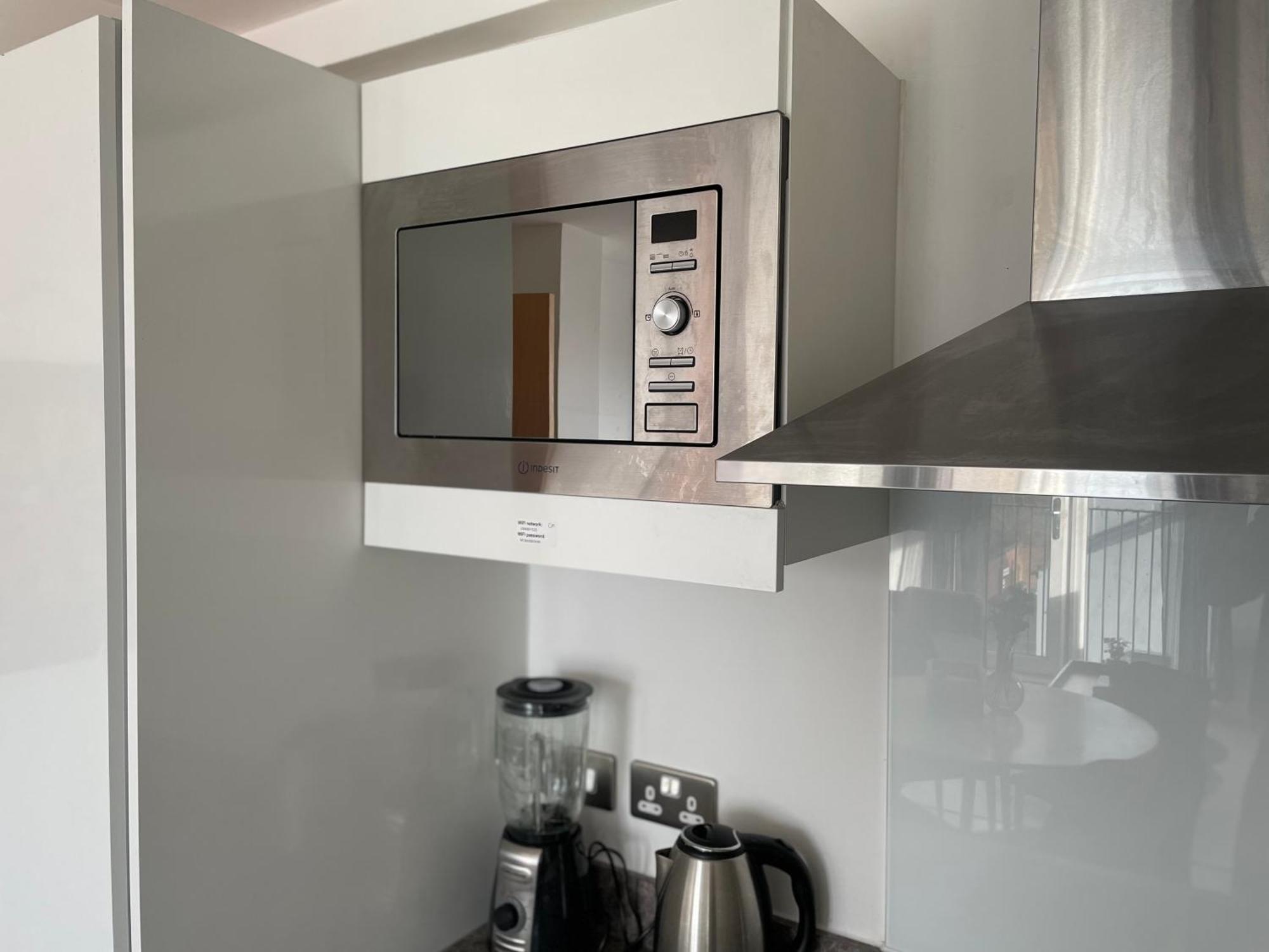 Relaxing 1-Bed Flat In Salford With Street Parking Lejlighed Manchester Eksteriør billede